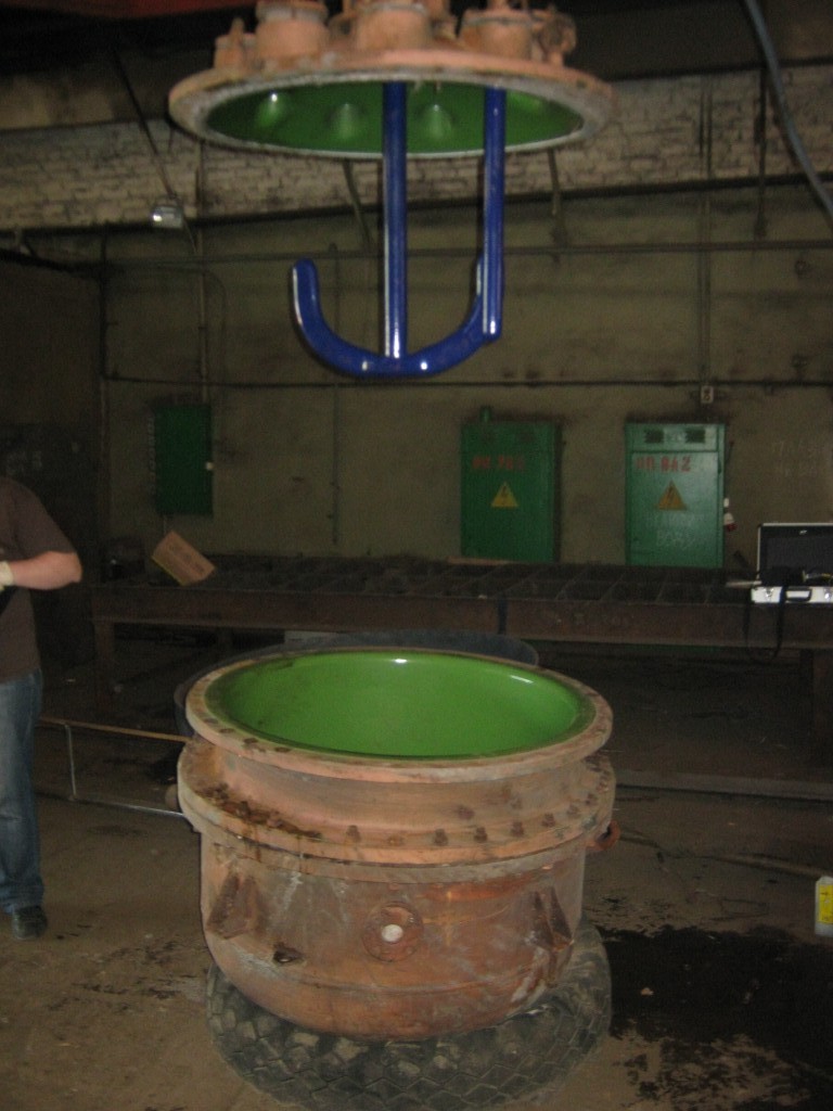 Apparat S Peremeshivajushhim Ustrojstvom Chugun Jemal Objom 400 Litrov