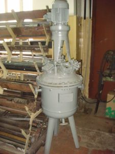 Apparat S Peremeshivajushhim Ustrojstvom Objom 50 Litrov 3