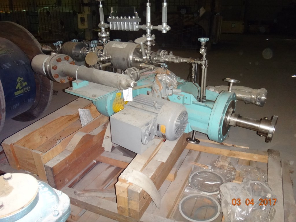 Peremeshivajushhee Ustrojstvo Dvuhlentochno Vintovoe S 3 Lopastjami